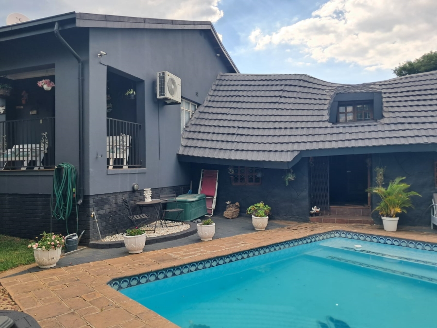 3 Bedroom Property for Sale in Rustenburg Ext 4 North West